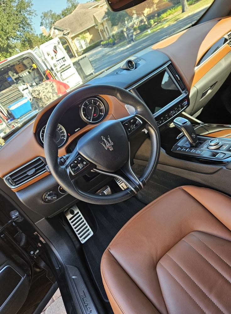 Maserati Levante dash and tan leather, detailed